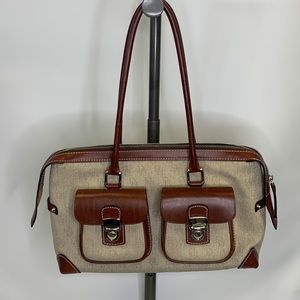 Dooney & Bourke hand bag